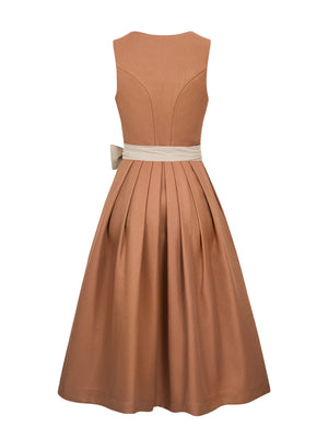 Oranges dirndl, single -color dirndl and cheap dirndl: discover the variety of traditional costumes