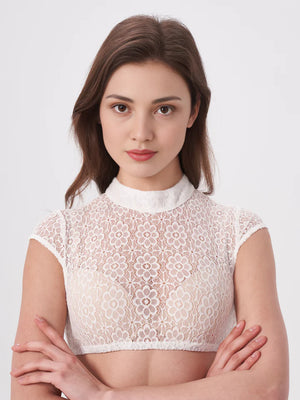 Die Schönheit der hochgeschlossenen kurzärmeligen Dirndlbluse und ihre Rolle in der Trachtenmode