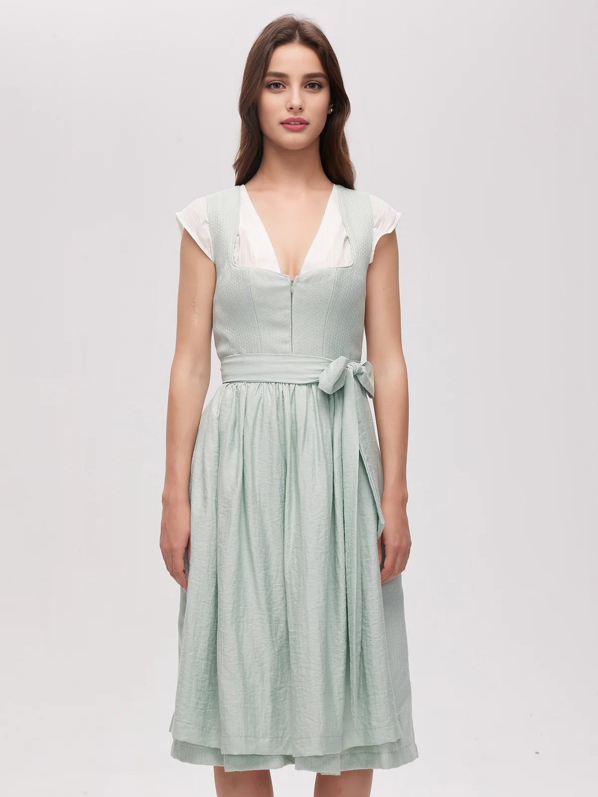 Single -Color DirndL - nadčasová klasika se stylem