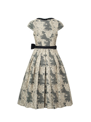 Dirndl Langarmbluse, Dirndl Blusen Langarm und German Dirndl Dress: Die Eleganz der Trachtenmode