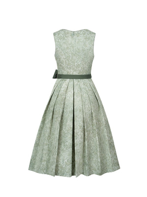 Dirndlblous vysoká, dirndl jedle zelená a dirndl světle zelená: komplexní průvodce