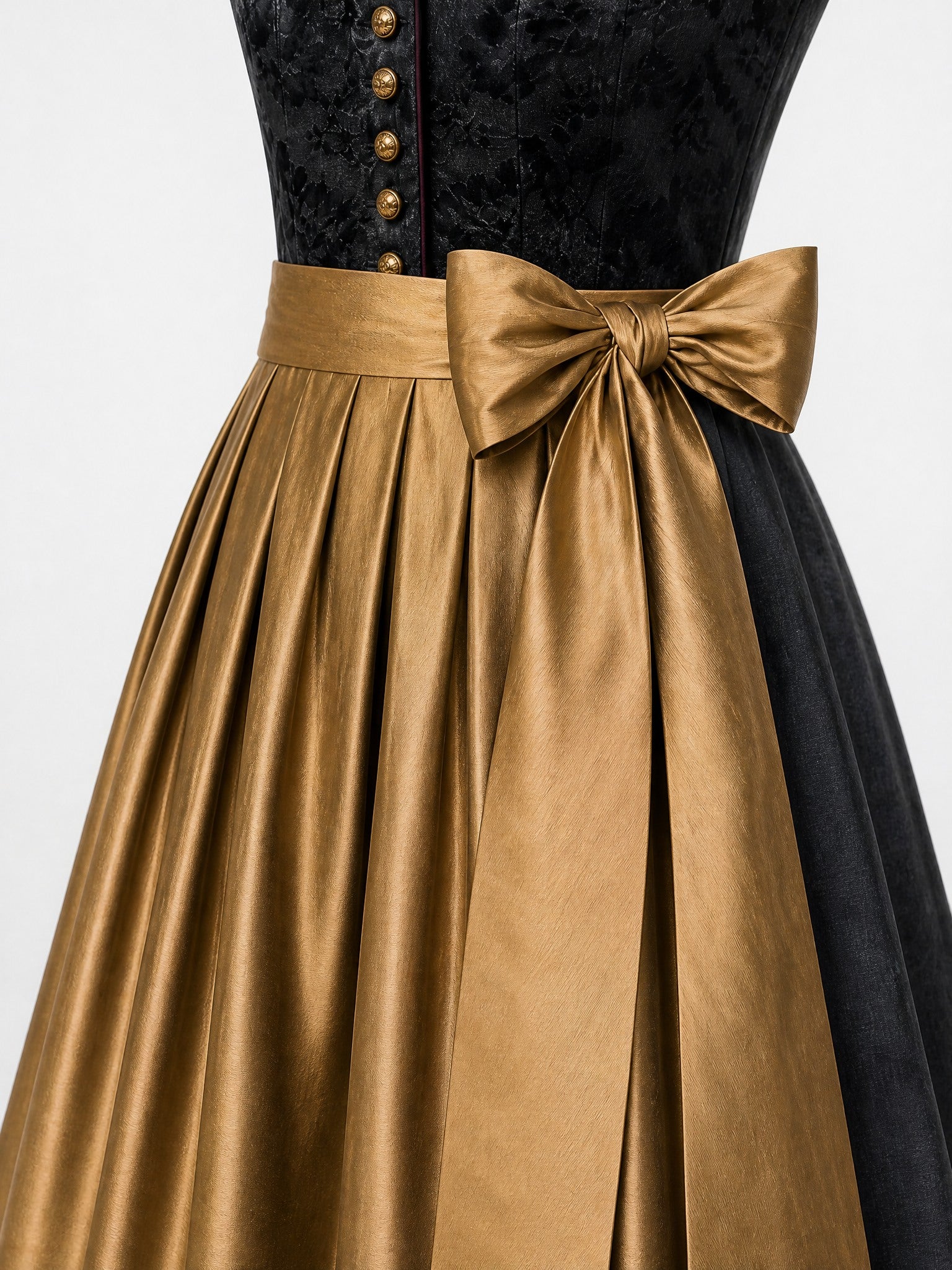 Dirndl Lotta in Mineralgrün mit Elfenbein Schürze - Detailansicht Taille und Schleife