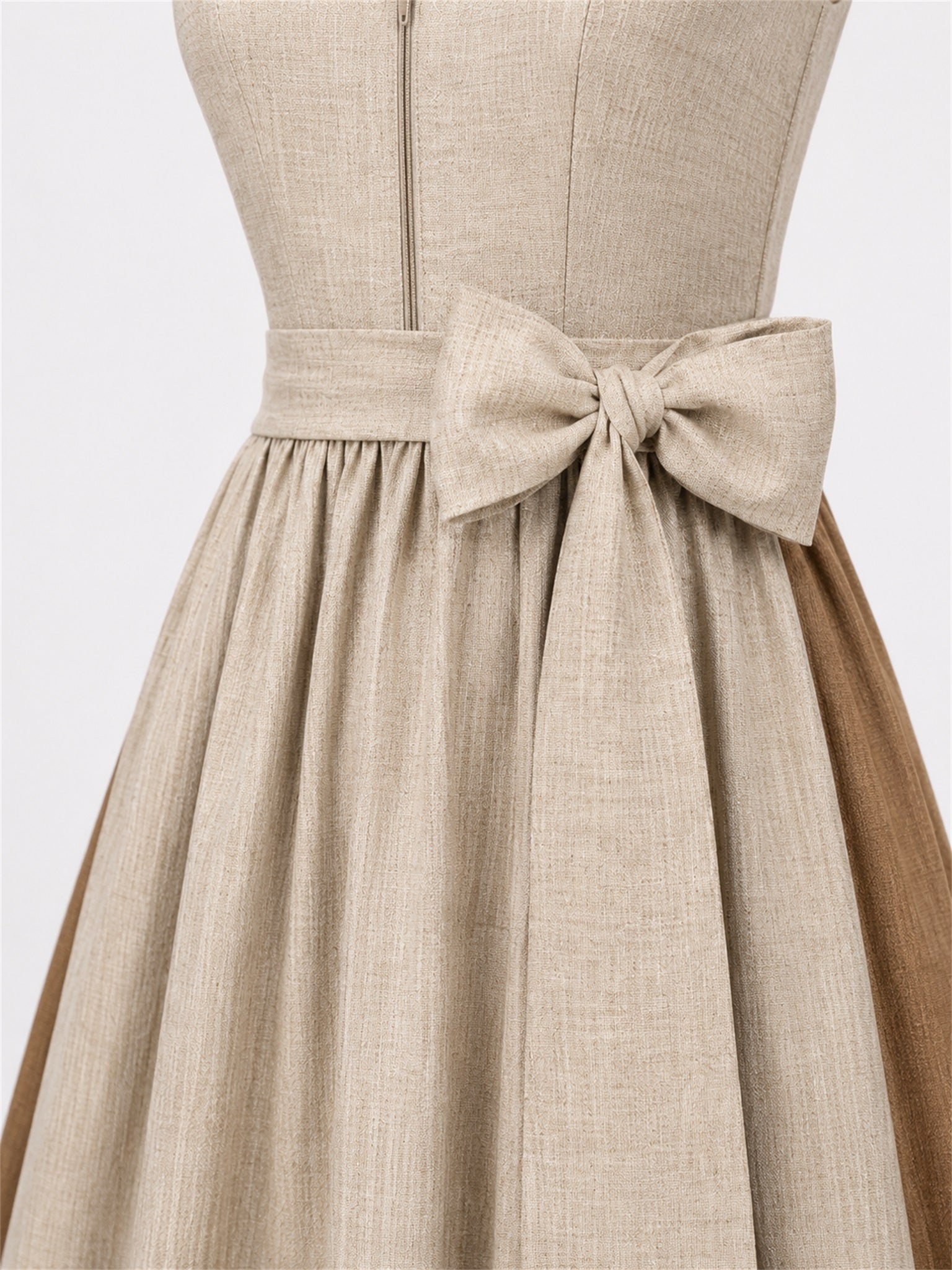Haferbeige Herzausschnitt Dirndl Vivien